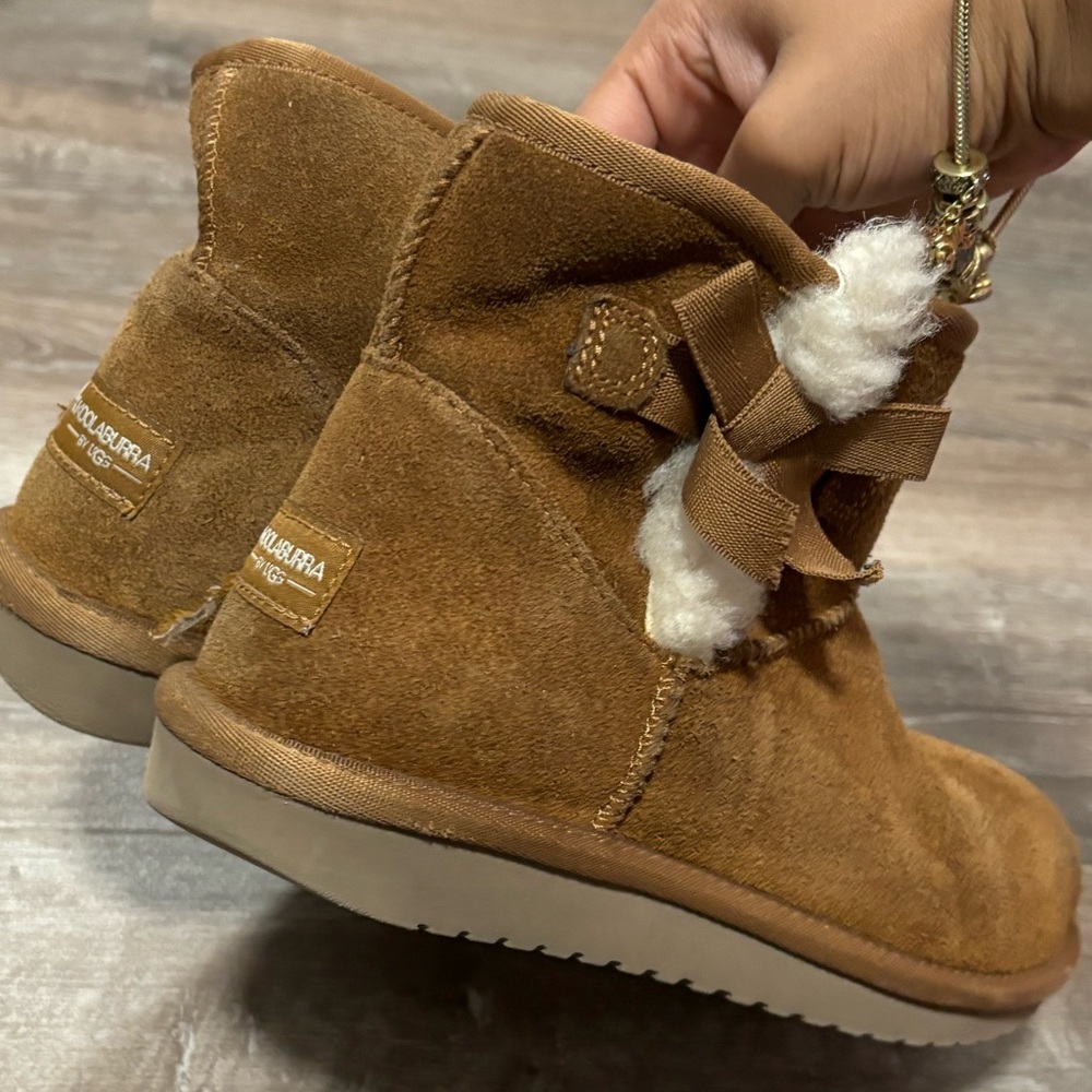 koolaburra uggs !